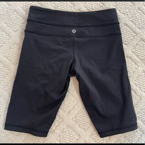 Lululemon Groove Short, women’s size 4